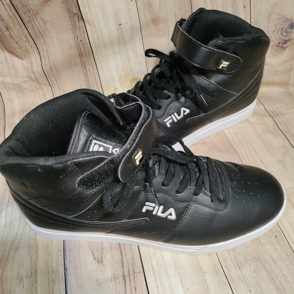 Sneakers - Picture 3 of 6